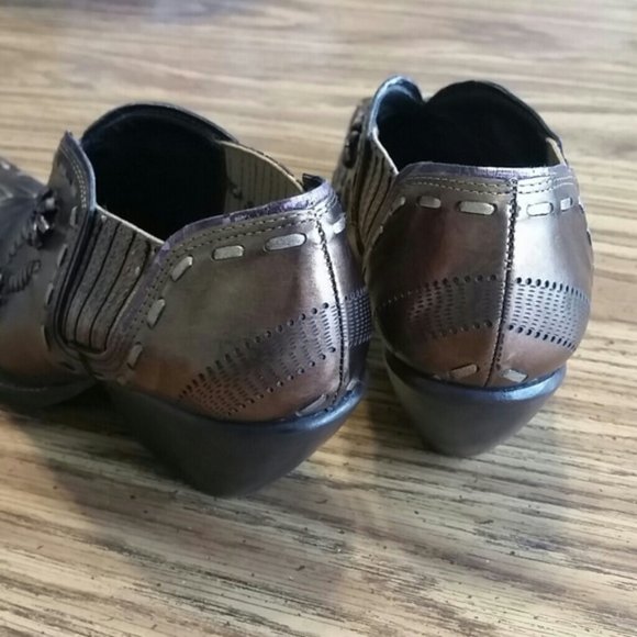 BCBGIRLS Brown Cowboy Ankle Booties EUC sz 8 - Picture 7 of 13